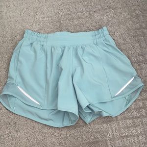 Lululemon Hotty Hot 4” Shorts